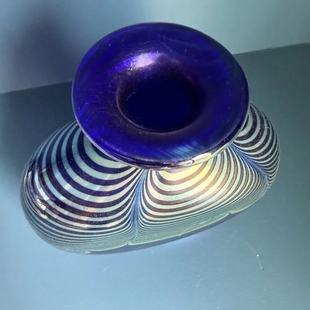 Steven Correia Signed Cobalt Iridescent Pulled Feather Art Glass Flask Vase 8.5